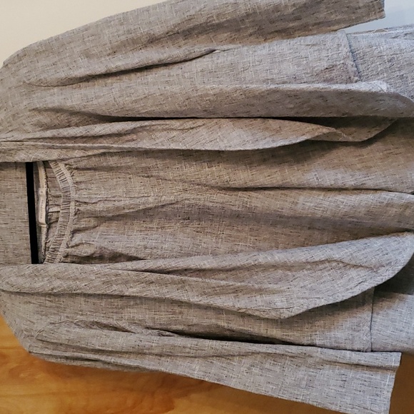 NWOT Shawl collar open jacket 3/4 sleeves. Matching wide pants with ruched sides - Picture 3 of 4